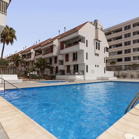 Homeforguest New Modern Apartment With Pool Арона Экстерьер фото